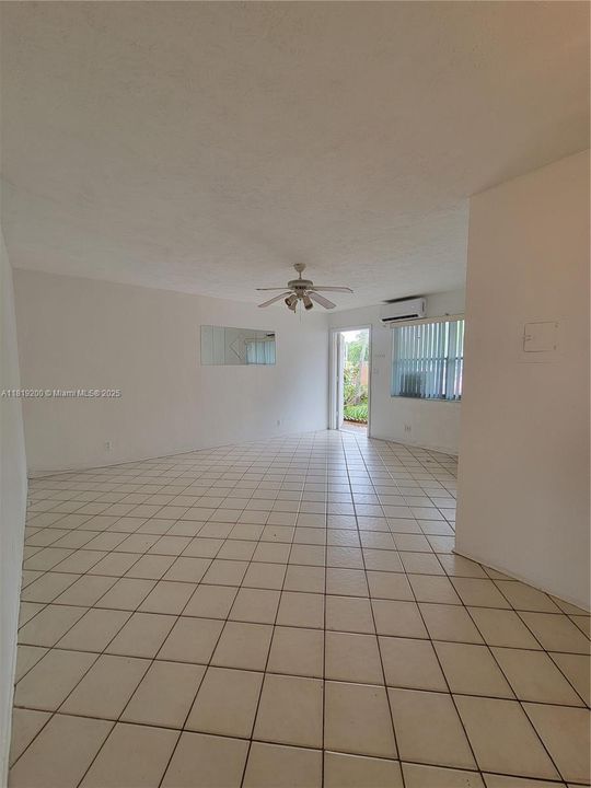 For Sale: $139,700 (1 beds, 1 baths, 580 Square Feet)