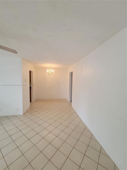 For Sale: $139,700 (1 beds, 1 baths, 580 Square Feet)