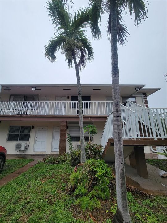 For Sale: $139,700 (1 beds, 1 baths, 580 Square Feet)