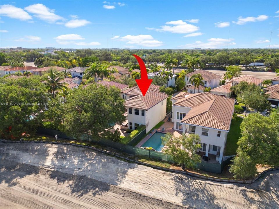 For Sale: $2,975,000 (5 beds, 5 baths, 4780 Square Feet)