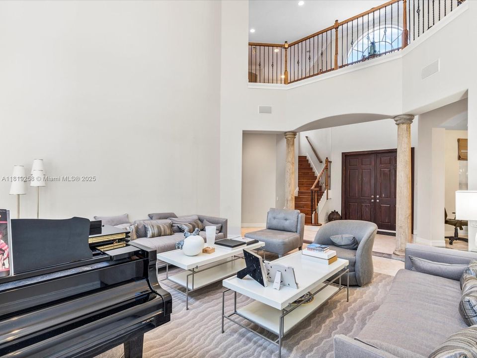 For Sale: $2,975,000 (5 beds, 5 baths, 4780 Square Feet)