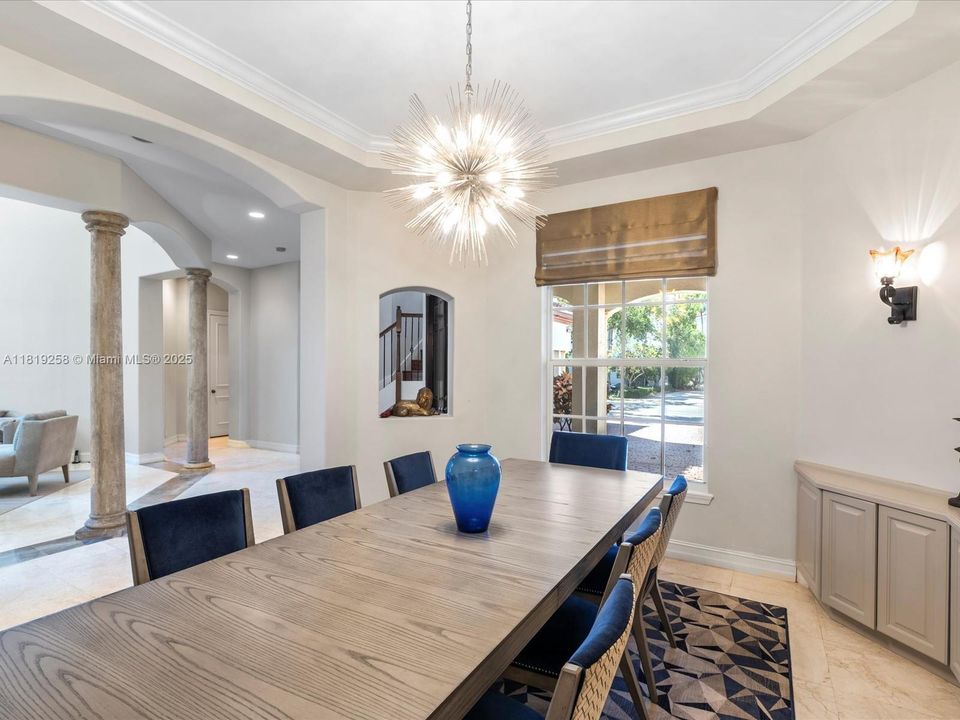 For Sale: $2,975,000 (5 beds, 5 baths, 4780 Square Feet)