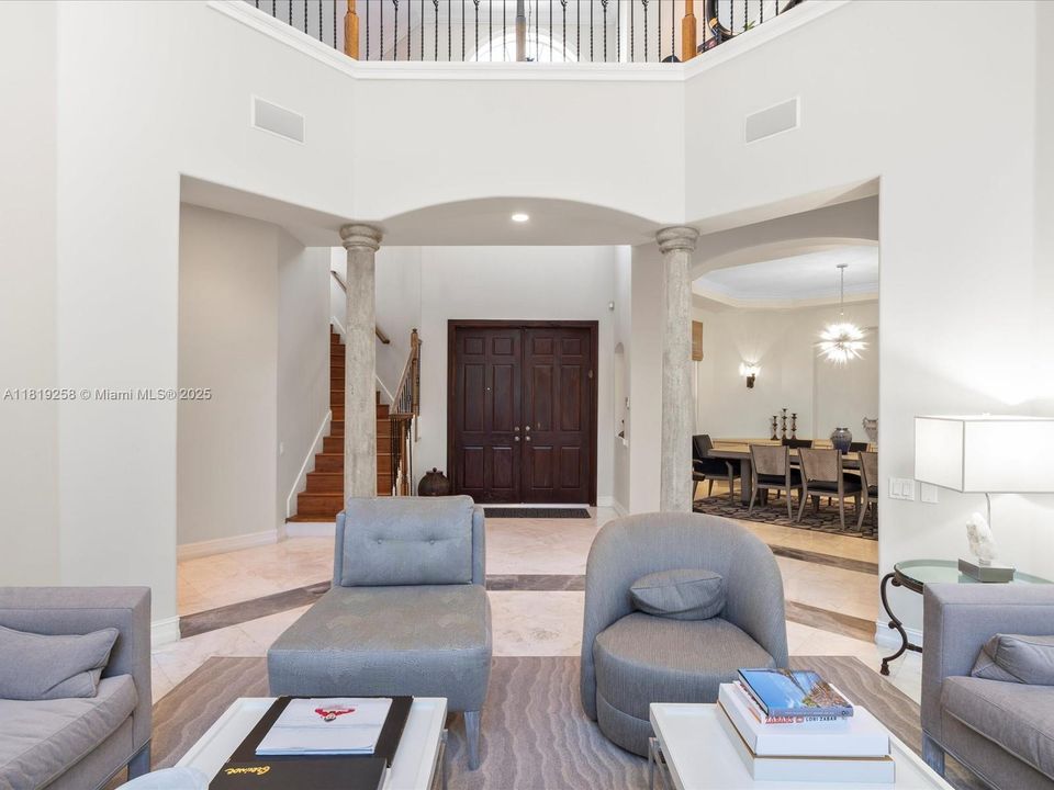 For Sale: $2,975,000 (5 beds, 5 baths, 4780 Square Feet)