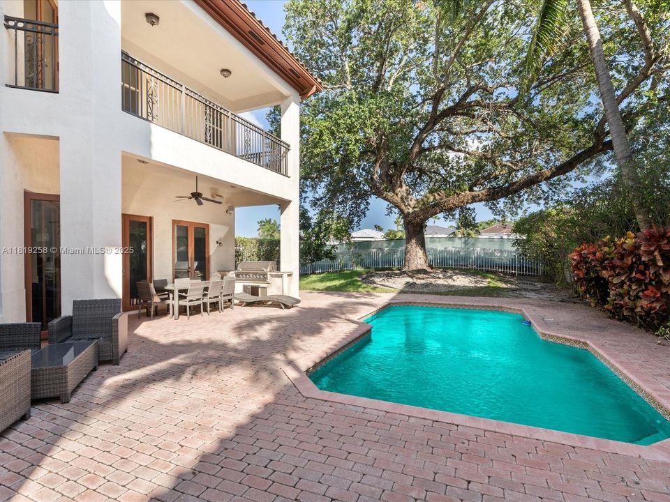 For Sale: $2,975,000 (5 beds, 5 baths, 4780 Square Feet)