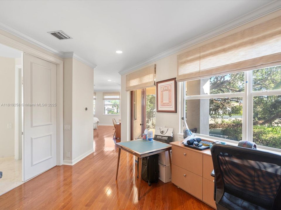 For Sale: $2,975,000 (5 beds, 5 baths, 4780 Square Feet)