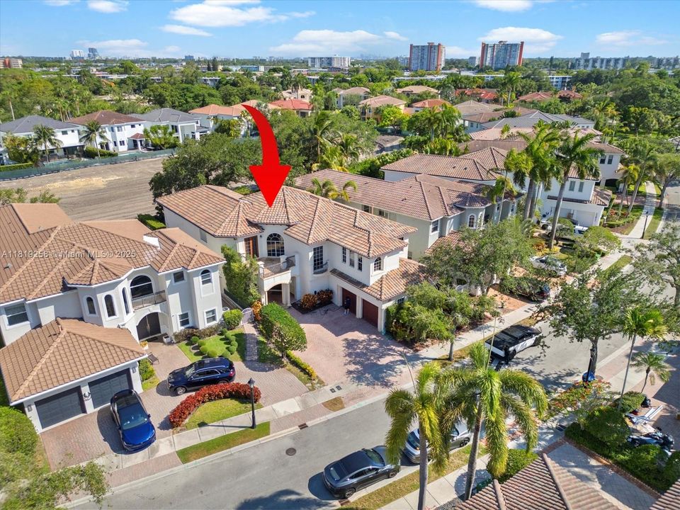 For Sale: $2,975,000 (5 beds, 5 baths, 4780 Square Feet)