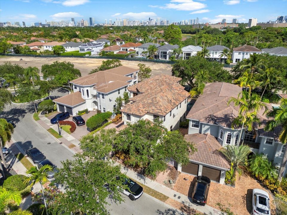 For Sale: $2,975,000 (5 beds, 5 baths, 4780 Square Feet)