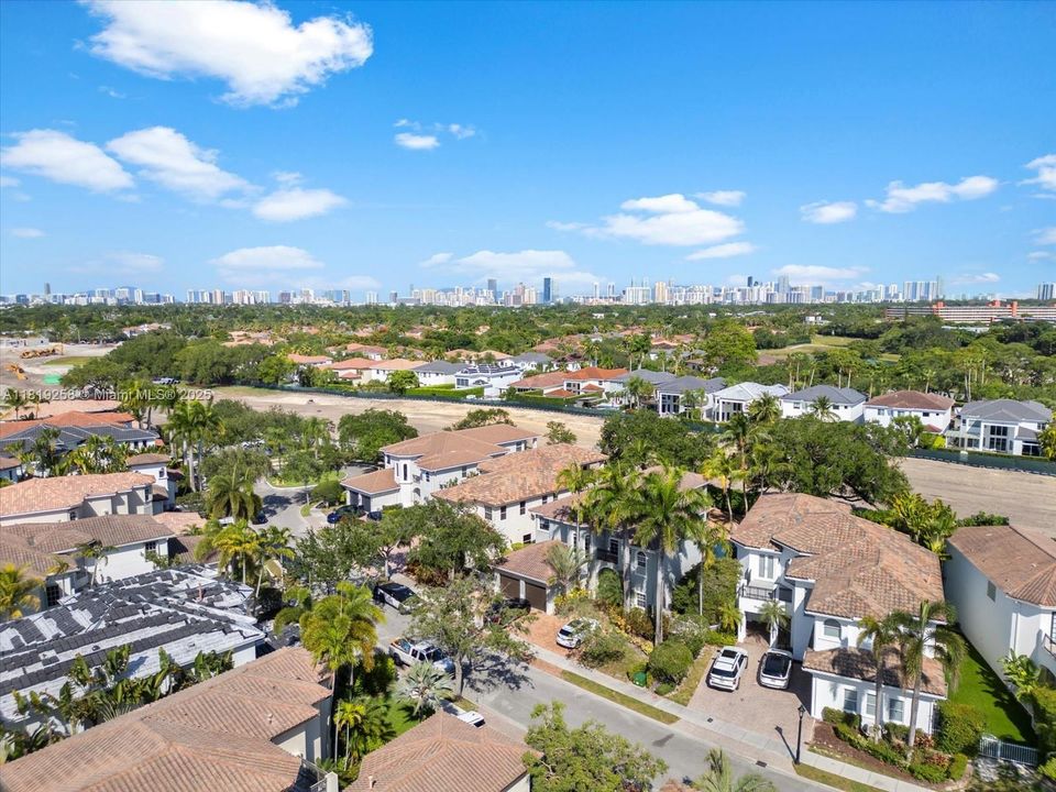 For Sale: $2,975,000 (5 beds, 5 baths, 4780 Square Feet)