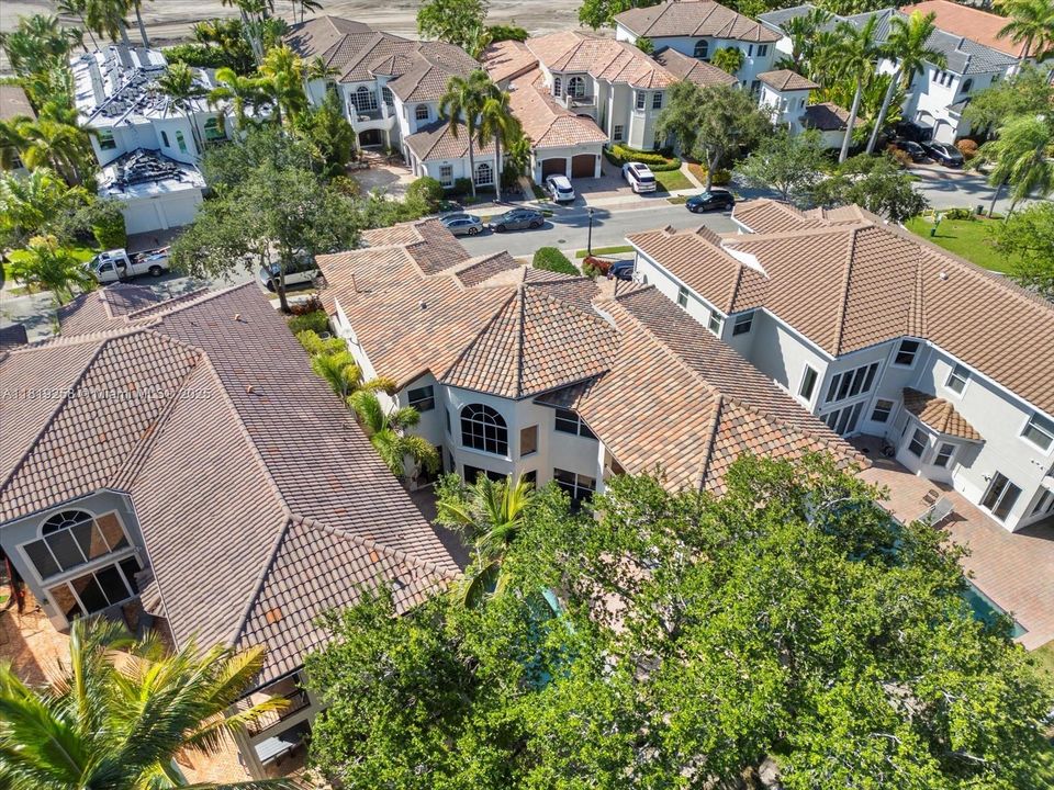 For Sale: $2,975,000 (5 beds, 5 baths, 4780 Square Feet)