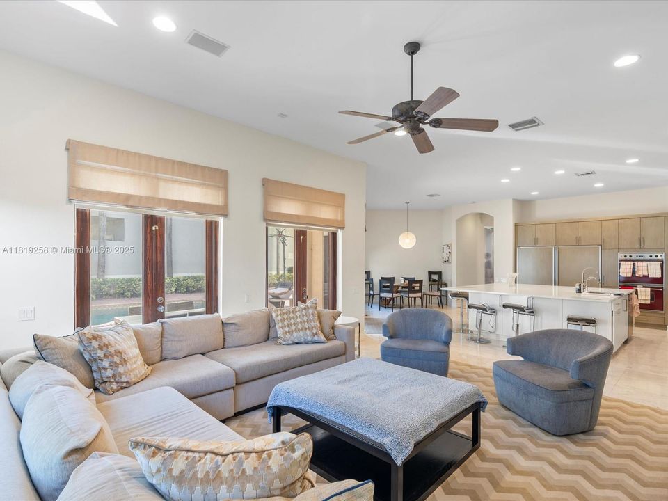 For Sale: $2,975,000 (5 beds, 5 baths, 4780 Square Feet)