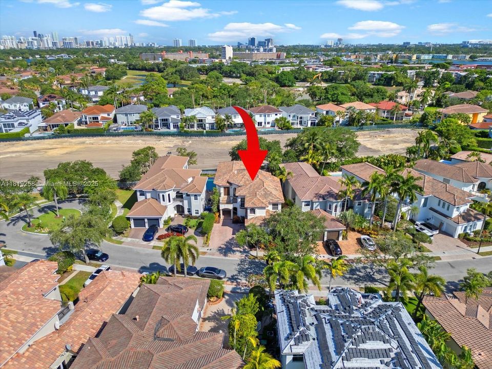 For Sale: $2,975,000 (5 beds, 5 baths, 4780 Square Feet)