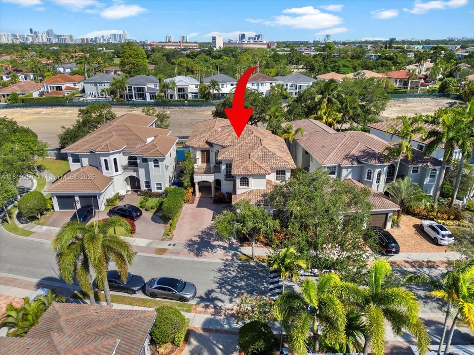 For Sale: $2,975,000 (5 beds, 5 baths, 4780 Square Feet)