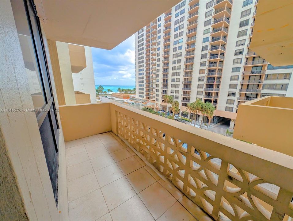 待售: $614,900 (2 贝兹, 2 浴室, 1342 平方英尺)