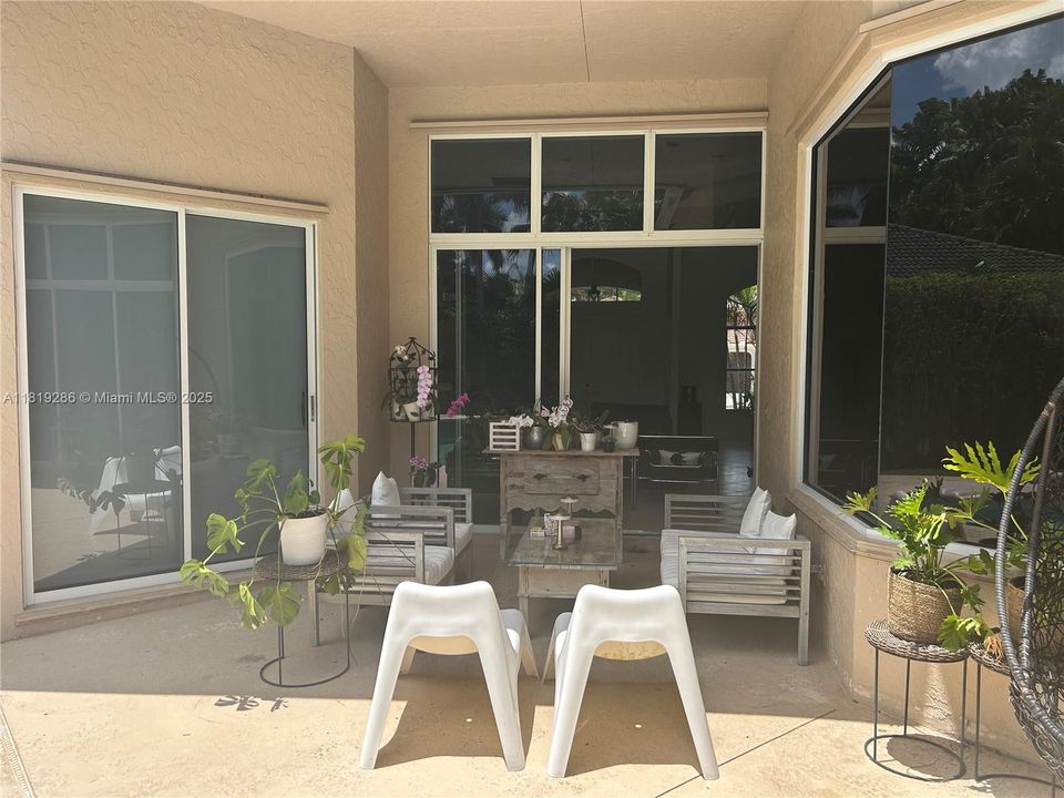 Недавно арендовано: $8,900 (5 спален, 3 ванн, 3960 Квадратных фут)