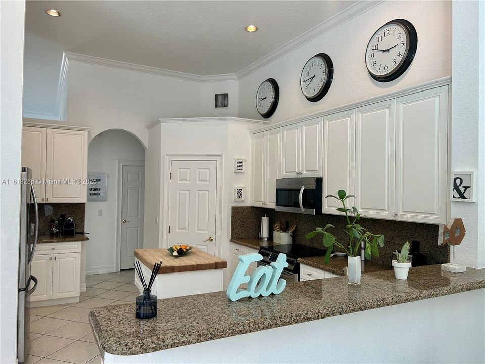 Недавно арендовано: $8,900 (5 спален, 3 ванн, 3960 Квадратных фут)