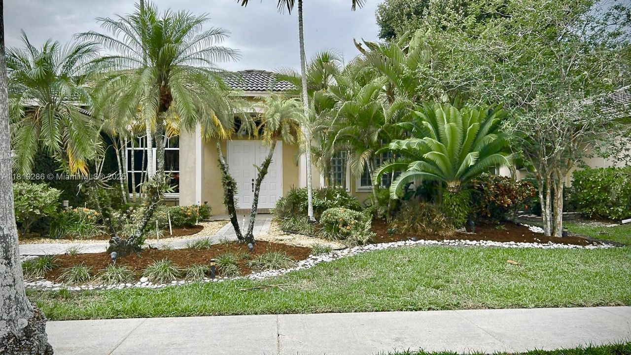 Недавно арендовано: $8,900 (5 спален, 3 ванн, 3960 Квадратных фут)