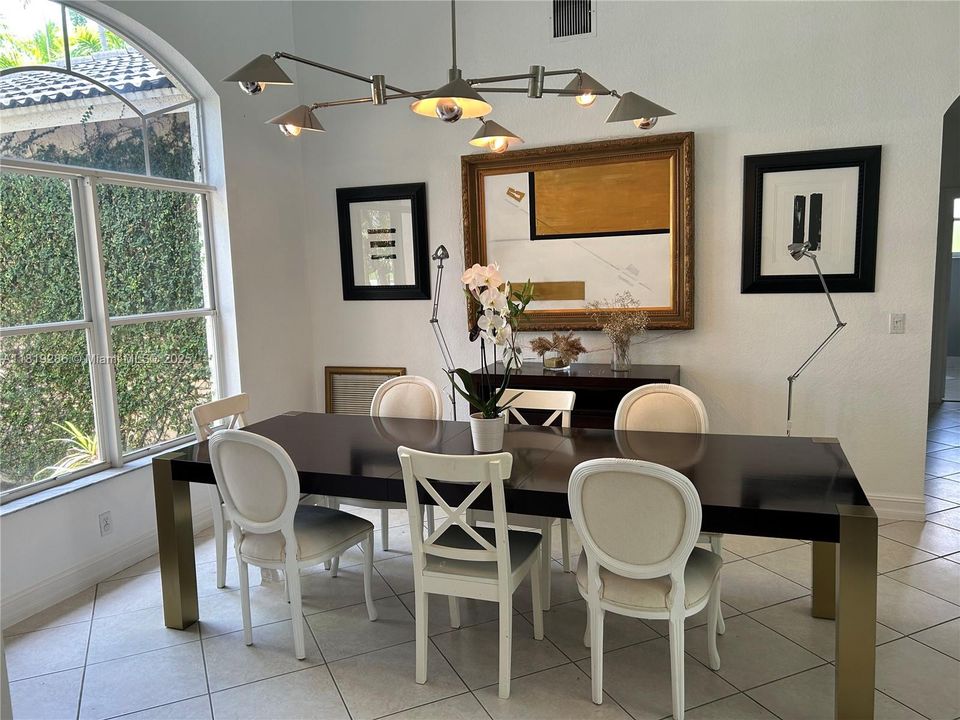 Недавно арендовано: $8,900 (5 спален, 3 ванн, 3960 Квадратных фут)