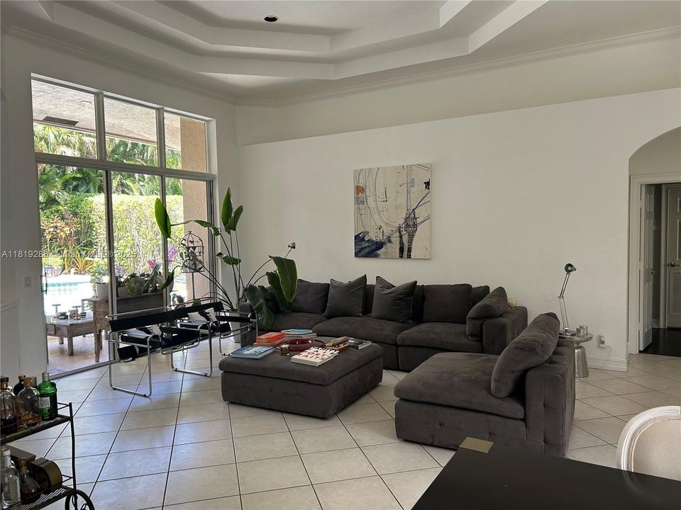 Недавно арендовано: $8,900 (5 спален, 3 ванн, 3960 Квадратных фут)