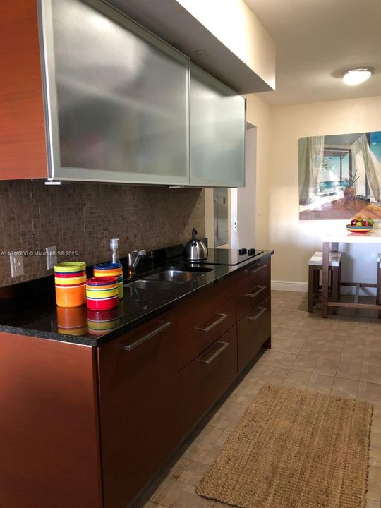 На продажу: $920,000 (3 спален, 3 ванн, 1571 Квадратных фут)