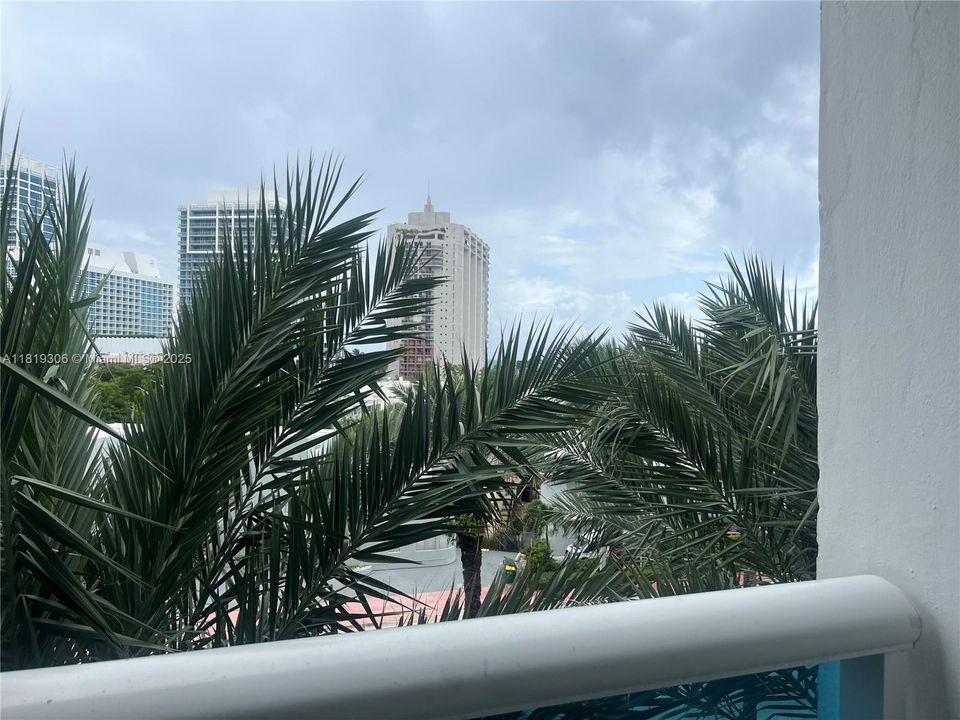 На продажу: $379,000 (2 спален, 2 ванн, 1326 Квадратных фут)