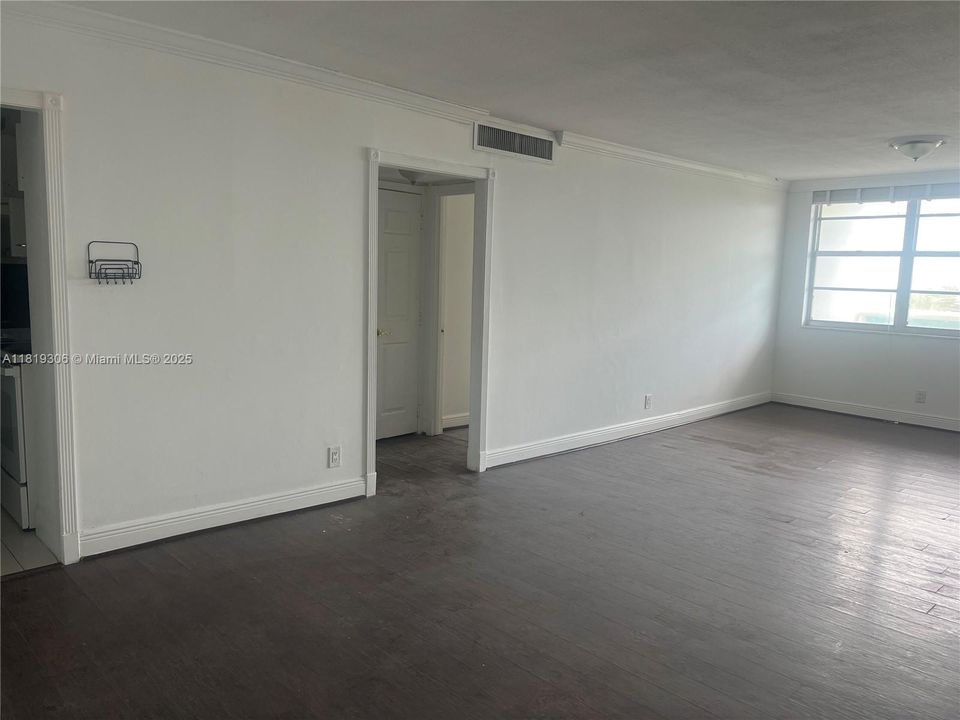 На продажу: $390,000 (2 спален, 2 ванн, 1326 Квадратных фут)