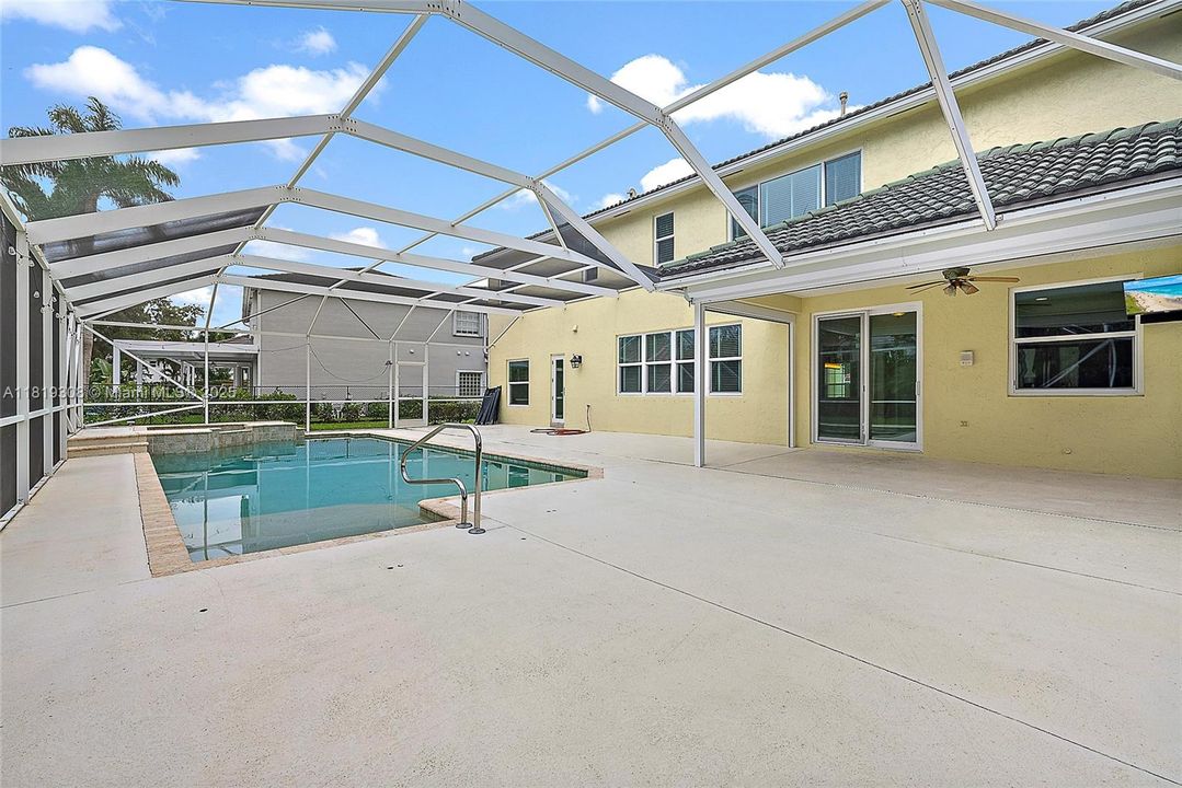 Vendido Recientemente: $1,250,000 (4 camas, 3 baños, 2935 Pies cuadrados)