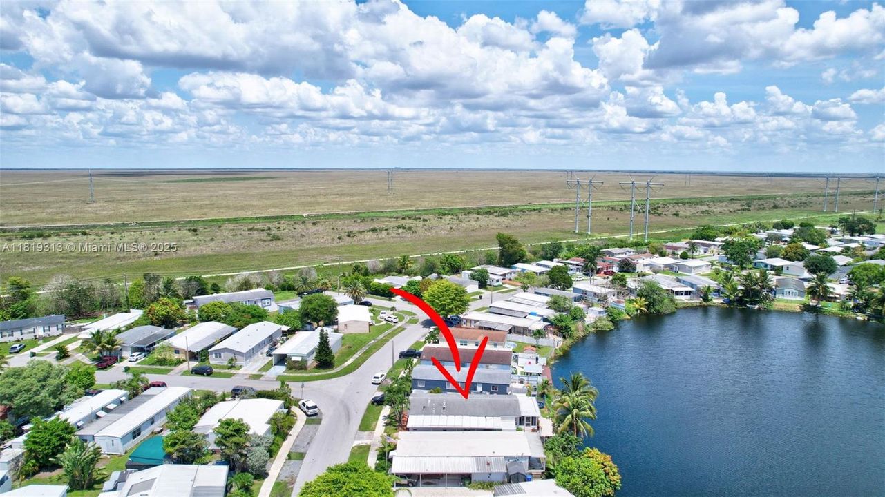 Vendido Recientemente: $349,900 (4 camas, 2 baños, 1898 Pies cuadrados)