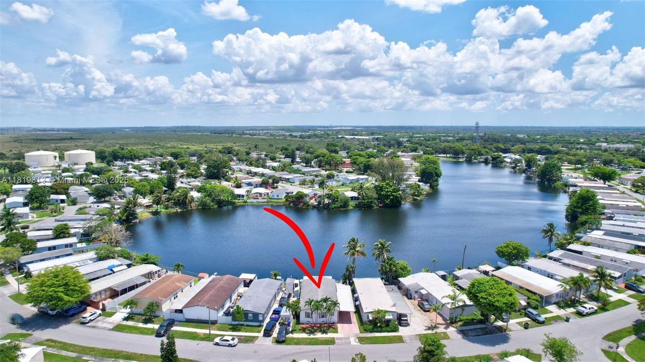 Vendido Recientemente: $349,900 (4 camas, 2 baños, 1898 Pies cuadrados)