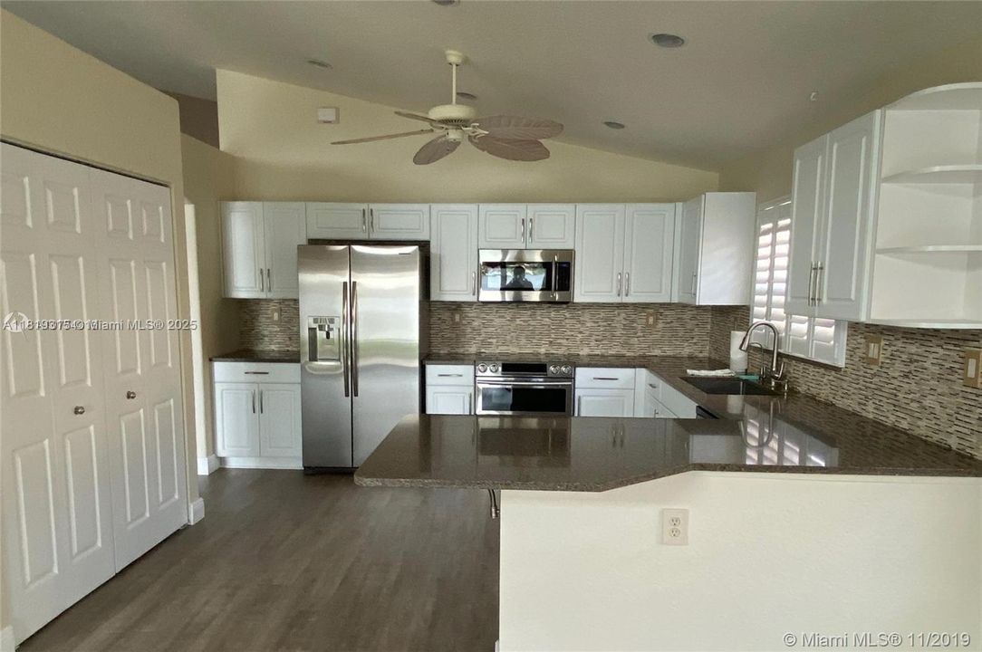 Recently Rented: $3,950 (3 beds, 2 baths, 1648 Square Feet)