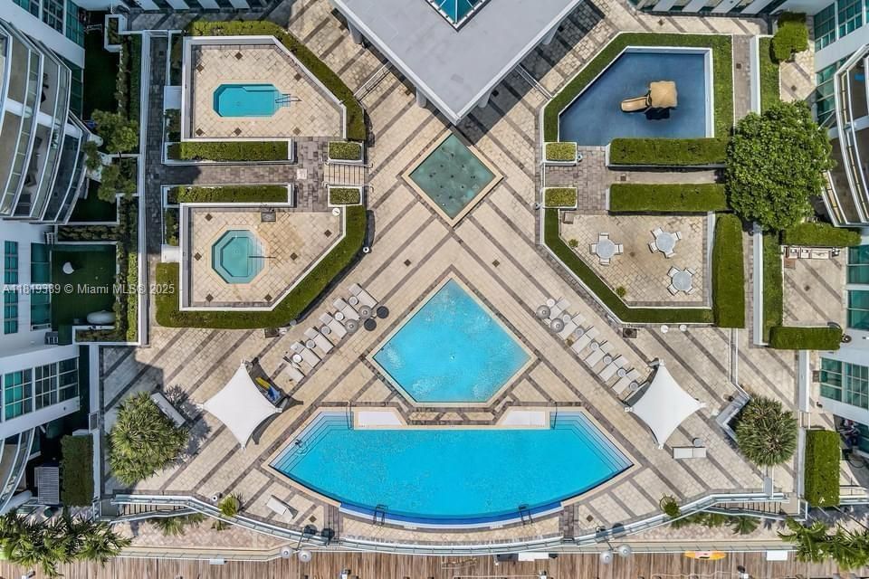 Недавно продано: $760,000 (3 спален, 2 ванн, 1798 Квадратных фут)