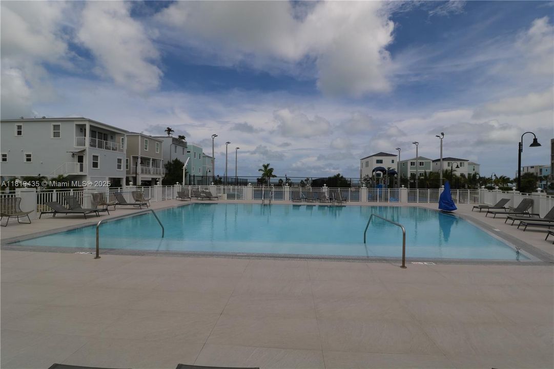 For Sale: $750,000 (0.05 acres)