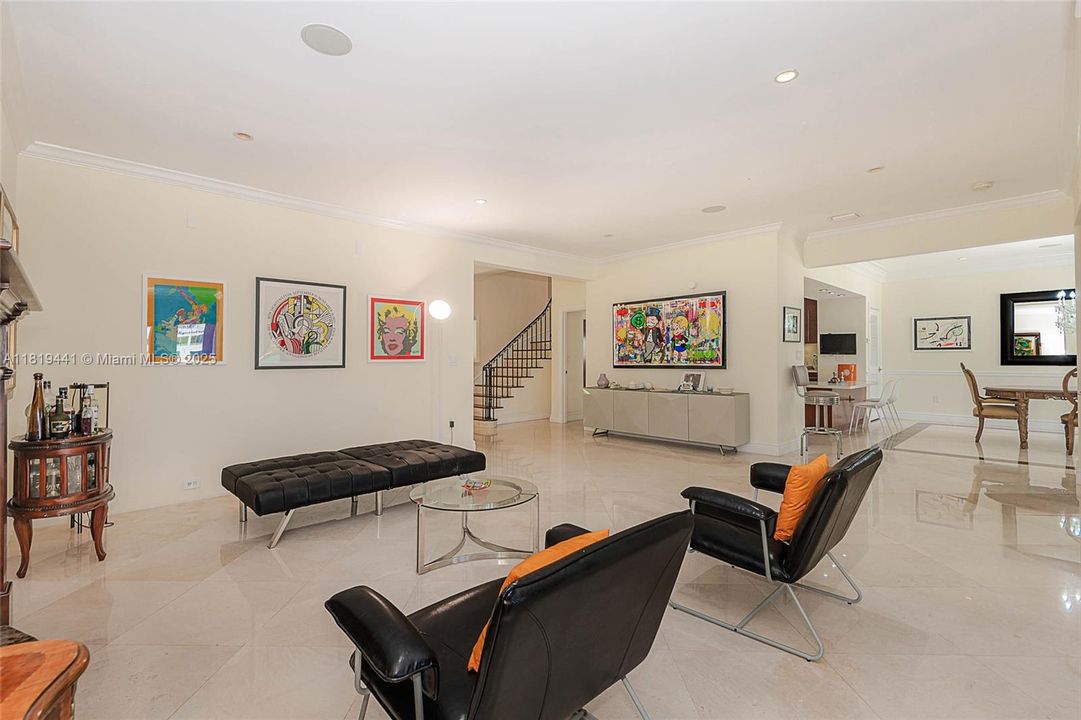 На продажу: $13,999,000 (6 спален, 5 ванн, 5809 Квадратных фут)