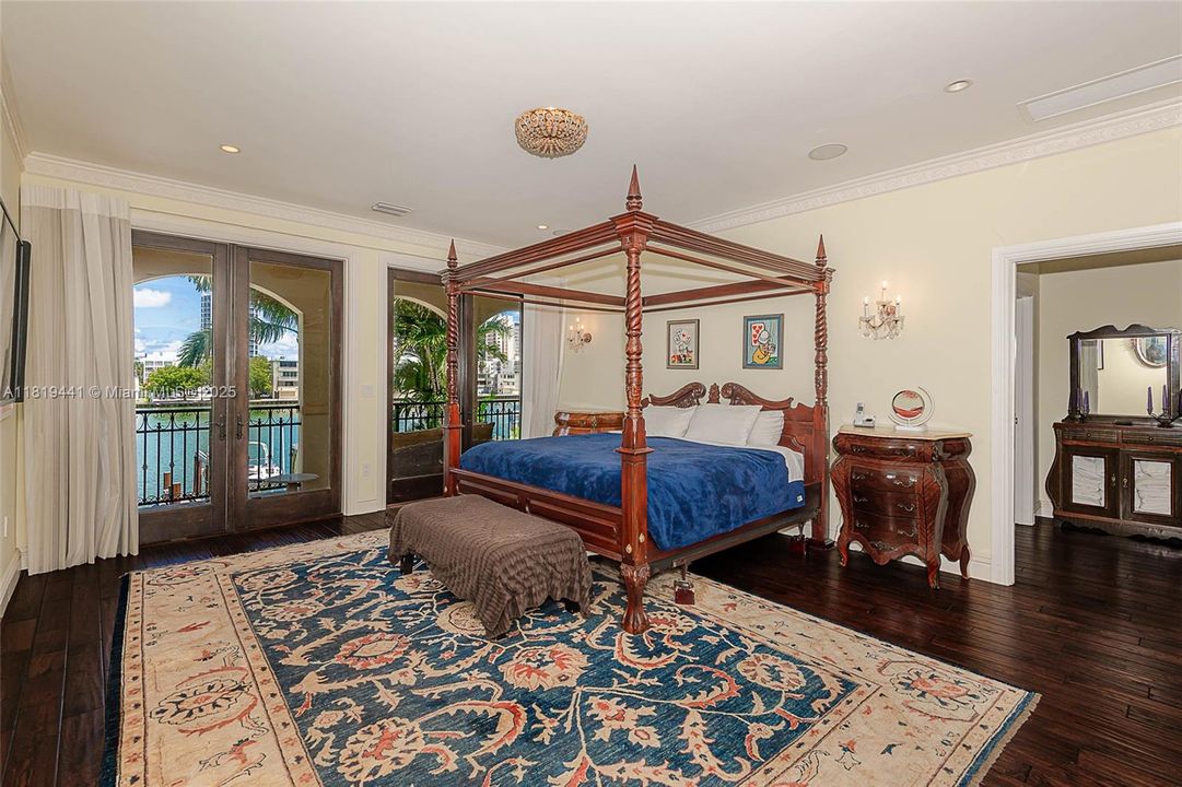 На продажу: $13,999,000 (6 спален, 5 ванн, 5809 Квадратных фут)