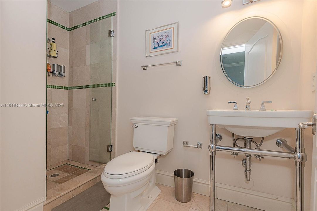 На продажу: $13,999,000 (6 спален, 5 ванн, 5809 Квадратных фут)