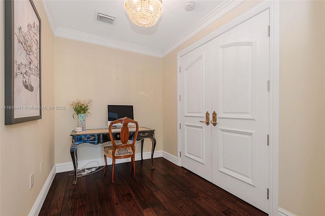 На продажу: $13,999,000 (6 спален, 5 ванн, 5809 Квадратных фут)