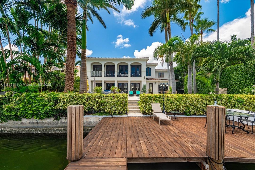 На продажу: $13,999,000 (6 спален, 5 ванн, 5809 Квадратных фут)