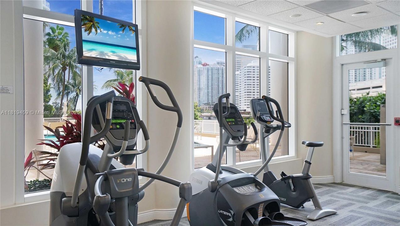 На продажу: $995,000 (2 спален, 2 ванн, 1303 Квадратных фут)