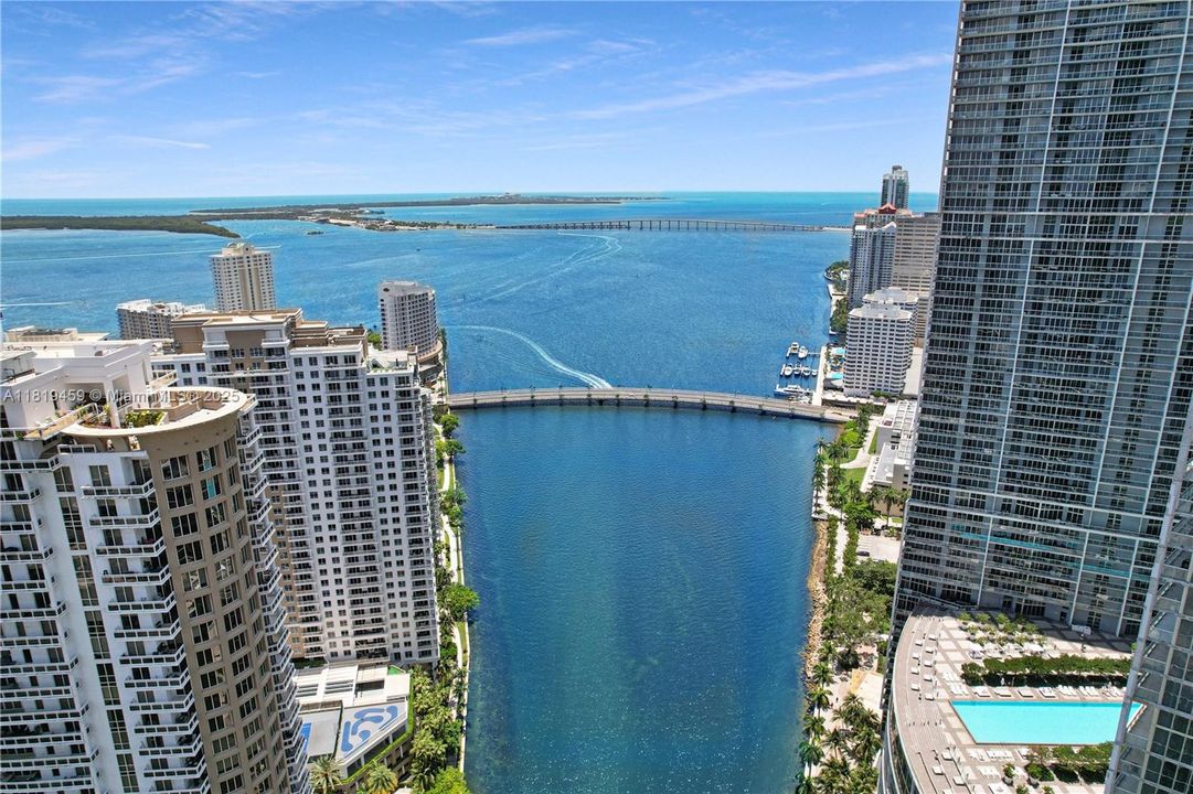 На продажу: $995,000 (2 спален, 2 ванн, 1303 Квадратных фут)