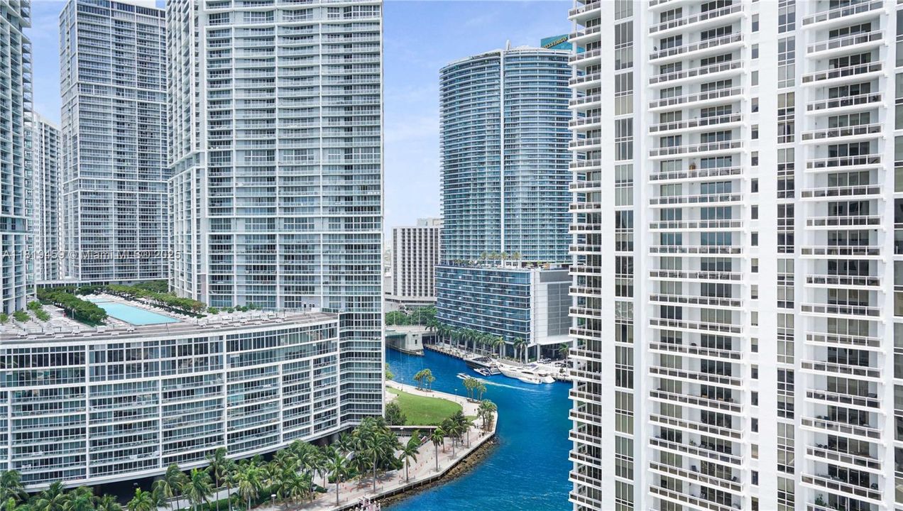 На продажу: $995,000 (2 спален, 2 ванн, 1303 Квадратных фут)