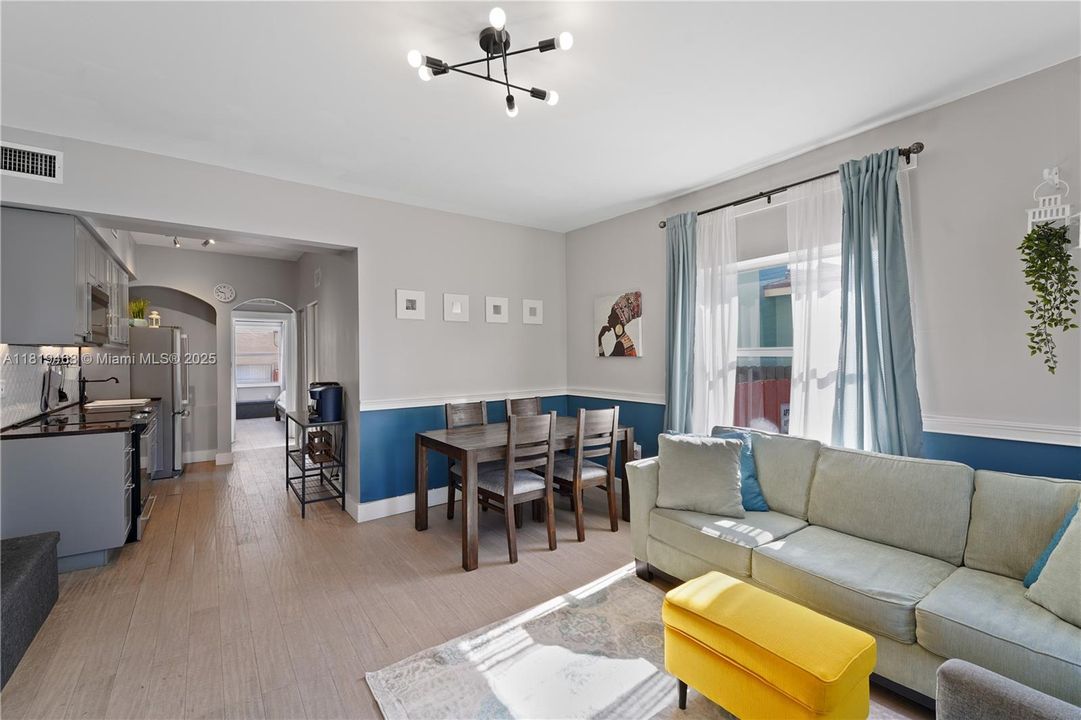 最近售出: $270,000 (2 贝兹, 1 浴室, 609 平方英尺)