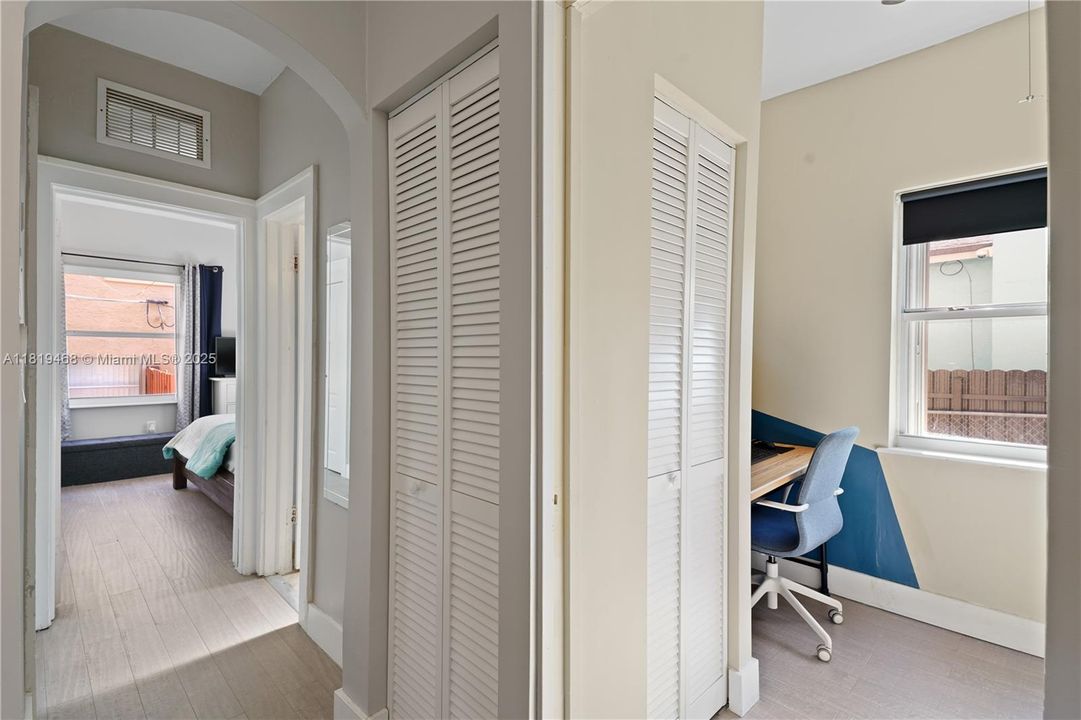 最近售出: $270,000 (2 贝兹, 1 浴室, 609 平方英尺)