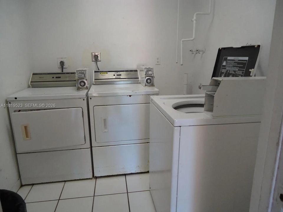 Под контрактом: $1,530 (1 спален, 1 ванн, 650 Квадратных фут)