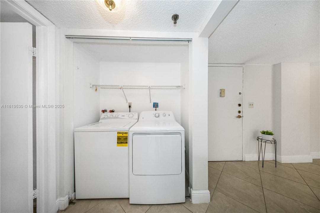 Vendido Recientemente: $275,000 (2 camas, 2 baños, 848 Pies cuadrados)