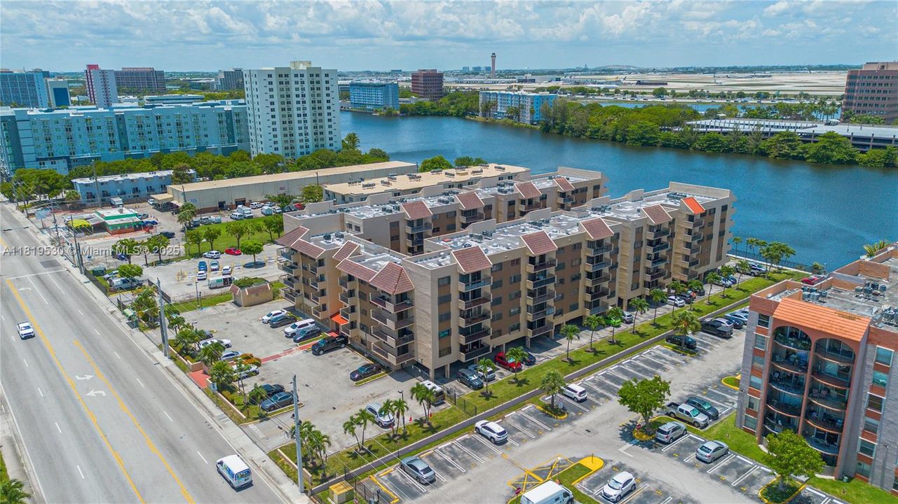 Vendido Recientemente: $275,000 (2 camas, 2 baños, 848 Pies cuadrados)