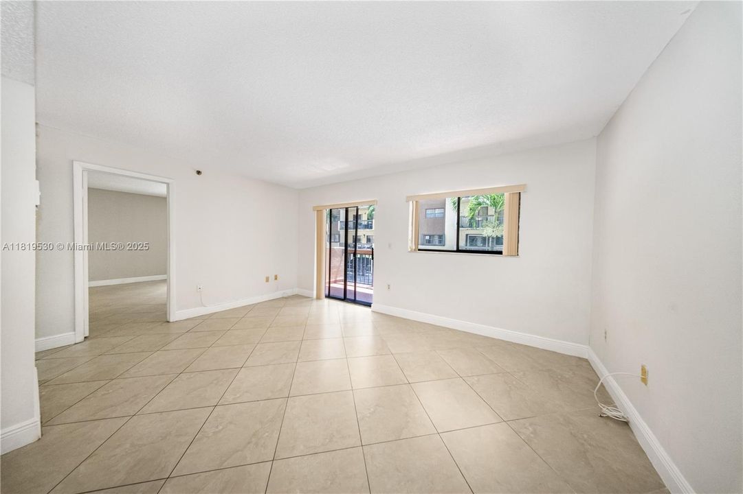 Vendido Recientemente: $275,000 (2 camas, 2 baños, 848 Pies cuadrados)