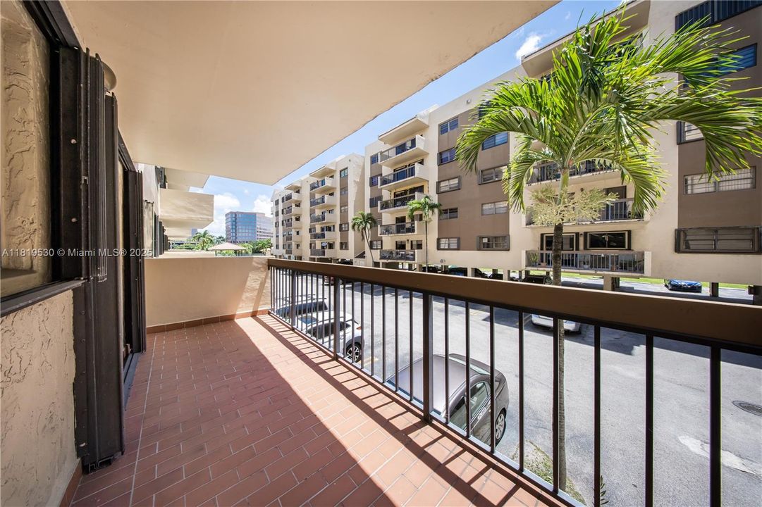 Vendido Recientemente: $275,000 (2 camas, 2 baños, 848 Pies cuadrados)