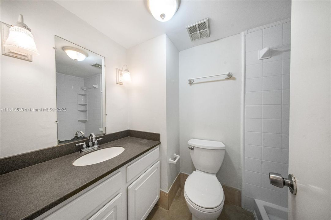 Vendido Recientemente: $275,000 (2 camas, 2 baños, 848 Pies cuadrados)