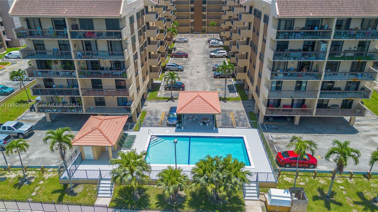 Vendido Recientemente: $275,000 (2 camas, 2 baños, 848 Pies cuadrados)