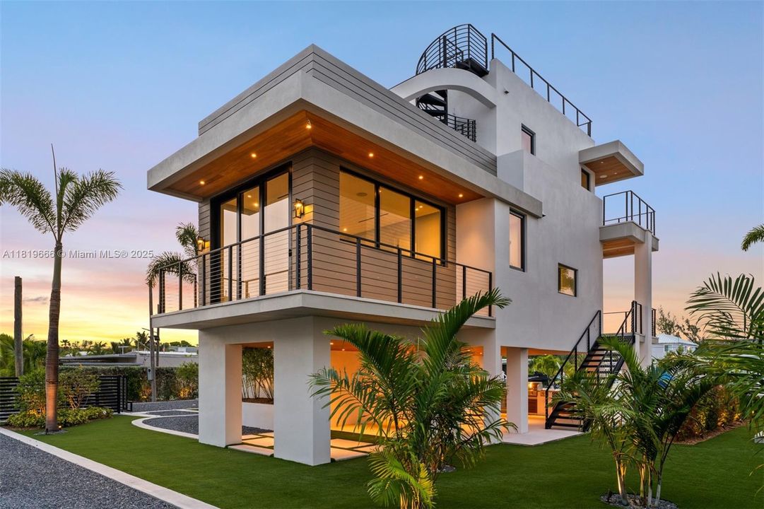 For Sale: $4,850,000 (5 beds, 5 baths, 4306 Square Feet)