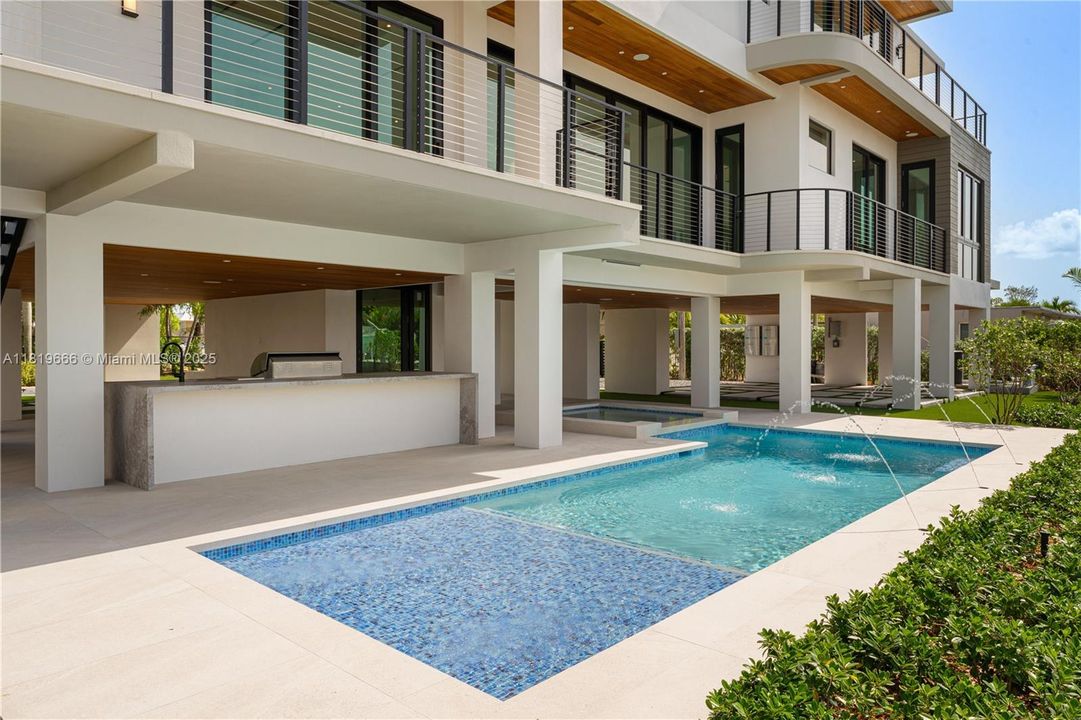 For Sale: $4,850,000 (5 beds, 5 baths, 4306 Square Feet)